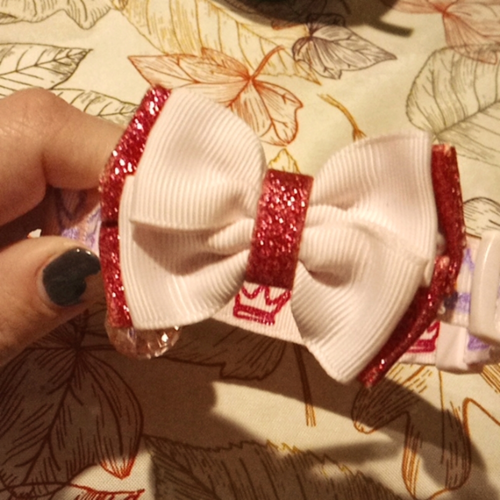 Princess 🎀 neon crown 👑 collar for small 🐕 dogs by top paw